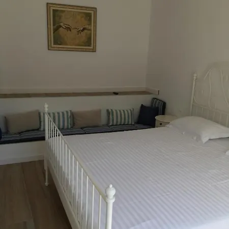 Beachfront Nica , Prapratno * Ston